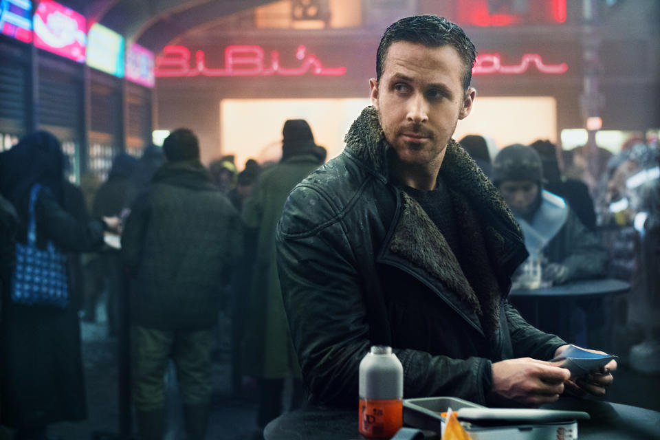 BLADE RUNNER 2049, Ryan Gosling, 2017. ph: Stephen Vaughan /© Warner Bros. /Courtesy Everett Collection