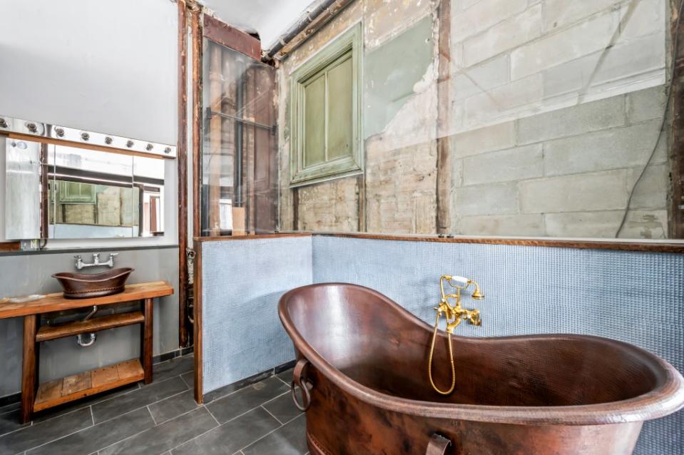 A copper tub steals the show. Carli Choi