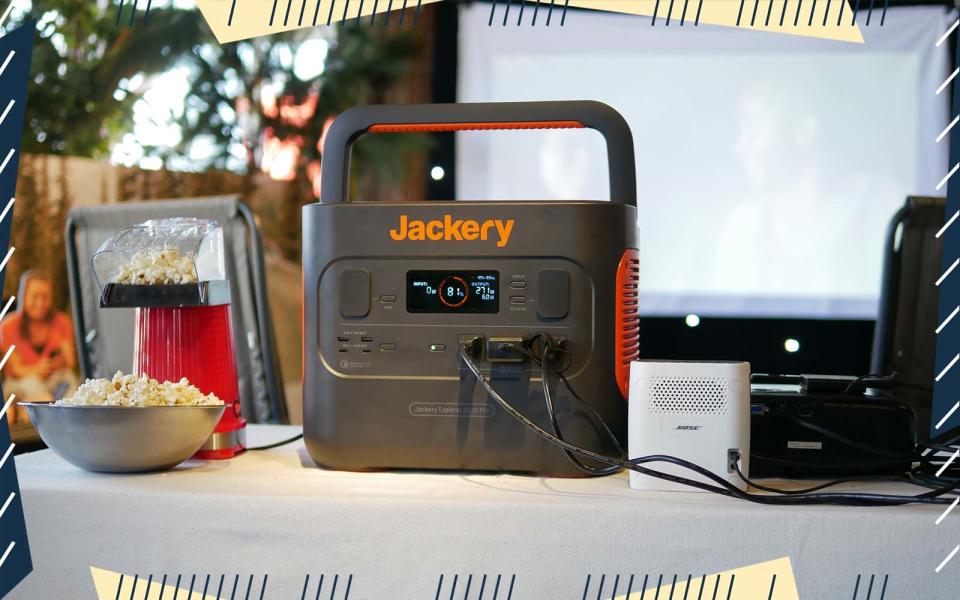 Jackery Solar Generator 2000 Pro, Portable Power Stations