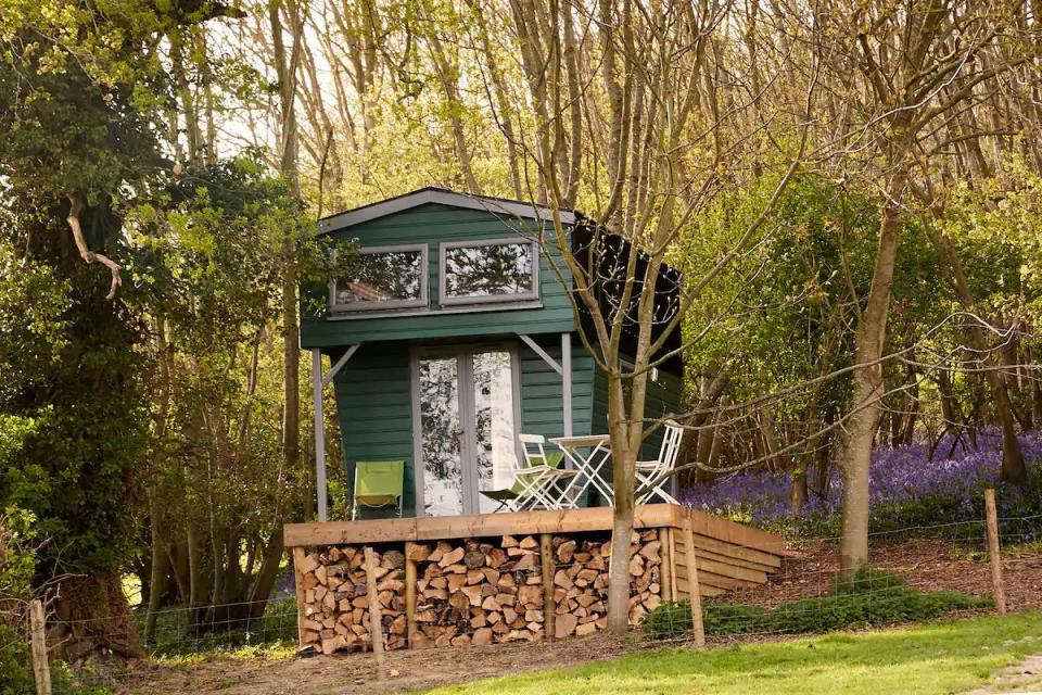 airbnb uk   unusual, unique quirky airbnbs in uk