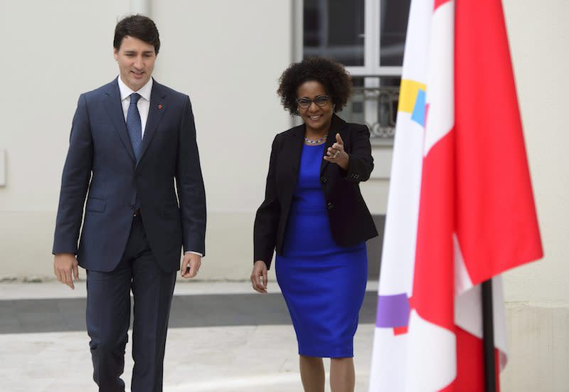 PHOTOS: Justin Trudeau meets with leaders in Lima, Paris and London