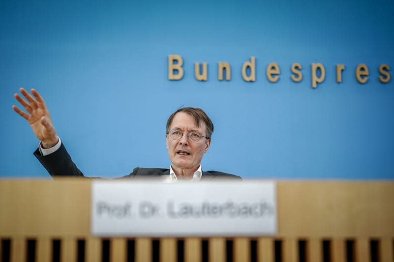 German Minister of Health Karl Lauterbach presents the hospital reform at the Federal Press Conference. Kay Nietfeld/dpa