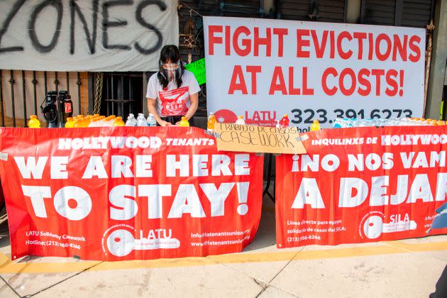 Members of the Los Angeles Tenants Union protest against evictions and give out food for homeless people in Hollywood, California, back in February. (Photo: VALERIE MACON via Getty Images)