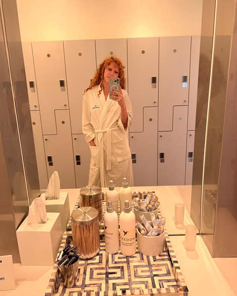 rumer-willis-make-up-free-spa-selfie