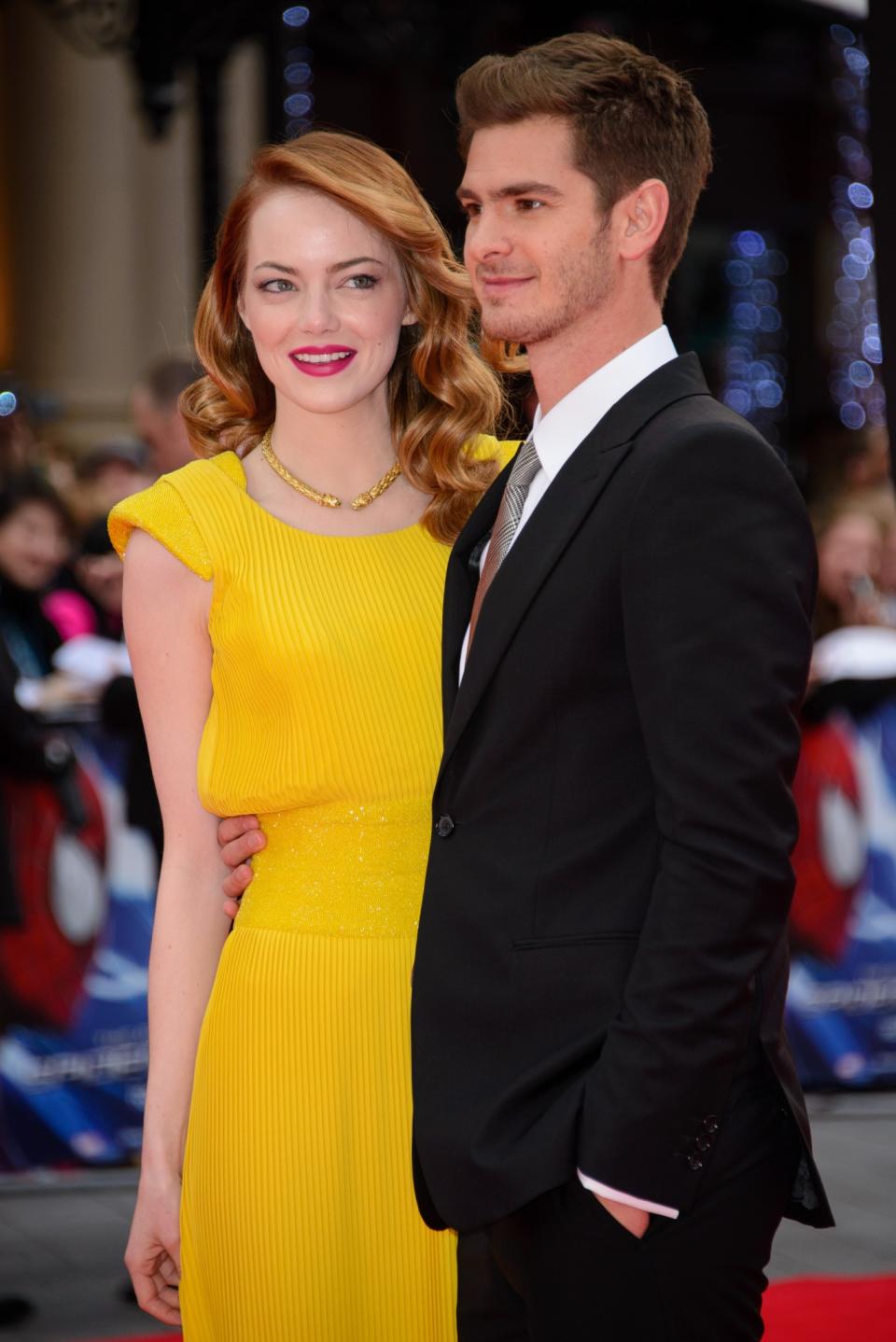 <p>Bei der Premiere von “The Amazing Spider-Man 2” strahlte Emma an der Seite ihres Kollegen und damaligen Freundes Andrew Garfield ganz in Gelb. Das Paar trennte sich im Jahr 2015 nach vier gemeinsamen Jahren. Seitdem ist Emma angeblich Single. Foto: Joe/WENN.com </p>