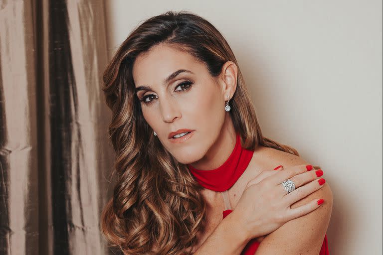 La cantante Soledad Pastorutti no sólo fue una de las grandes ganadoras en los premios Martín Fierro con La Voz Argentina (mejor big show), sino también una de las que más se destacó con su look