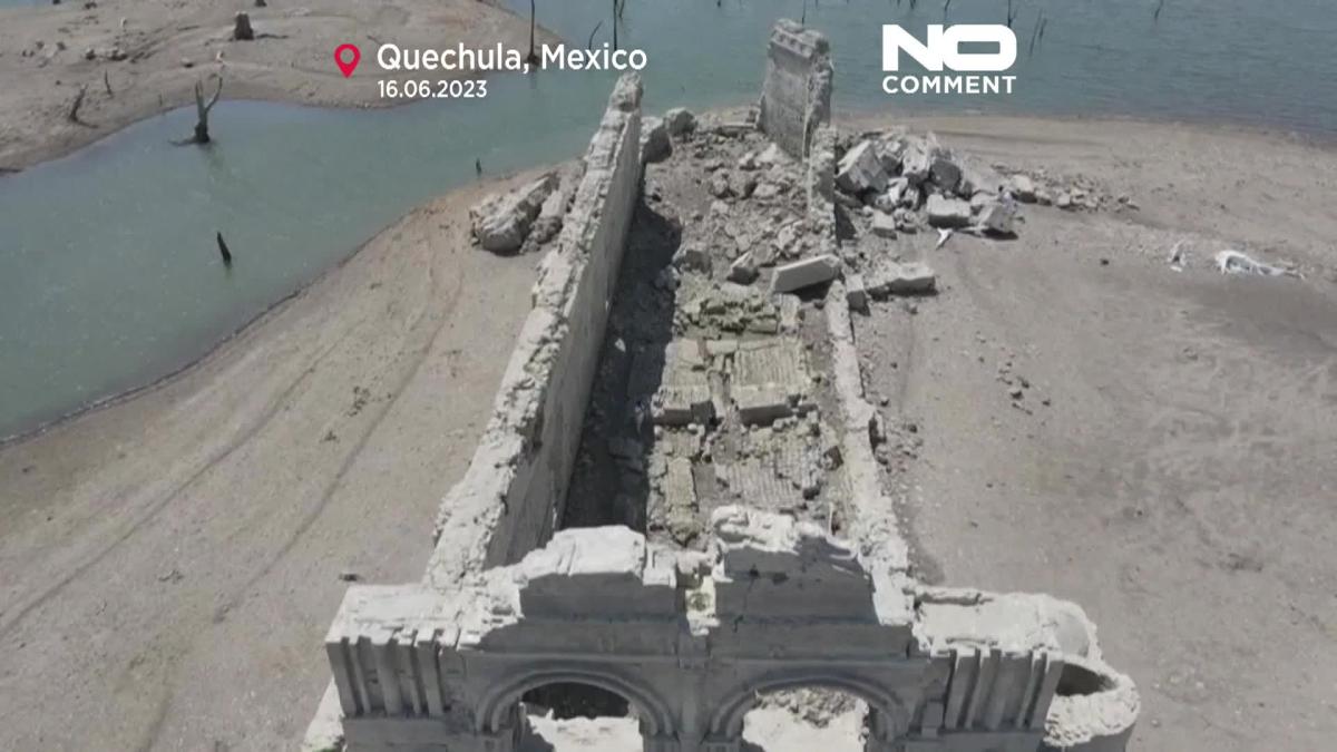 En México, una iglesia del siglo XVI emerge de un embalse drenado por la sequía