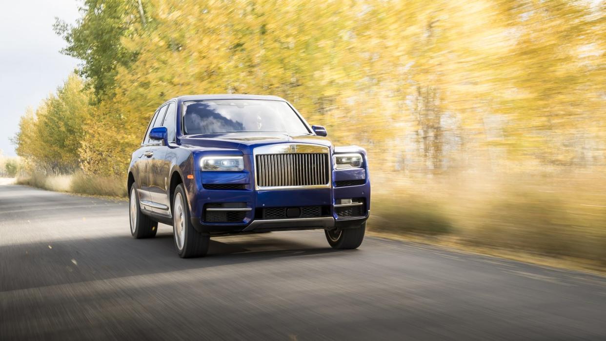 Der Cullinan von Rolls-Royce leistet 571 PS und wird mit einem Preis von rund 315.000 Euro zum teuersten Serienmodell des Herstellers. Foto: James Lipman