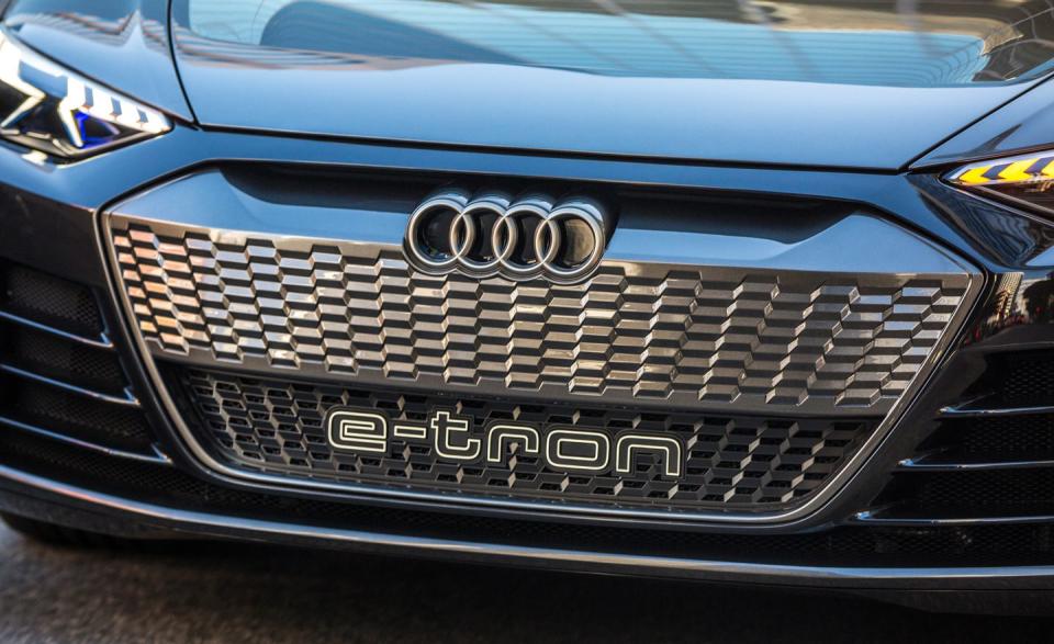 <p>The e-tron's regenerative brakes slow the vehicle and recapture energy during mild braking up to 0.3 g, while the ceramic-disc braking system comes into play when rapid deceleration is required.</p>