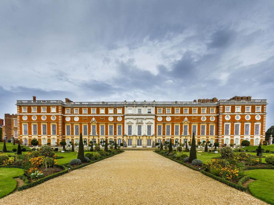 the exterior of hampton court