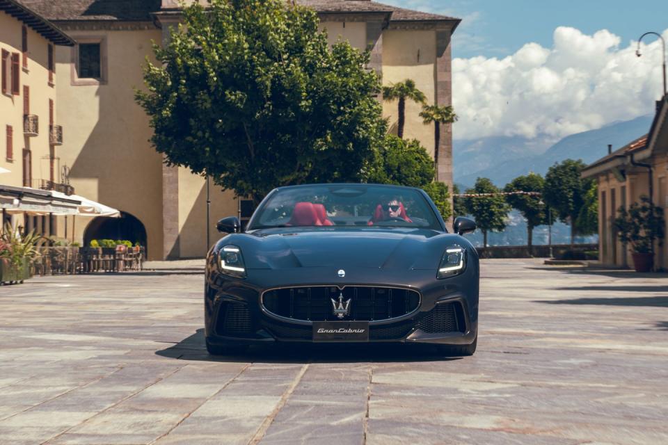 2024 maserati grancabrio trofeo