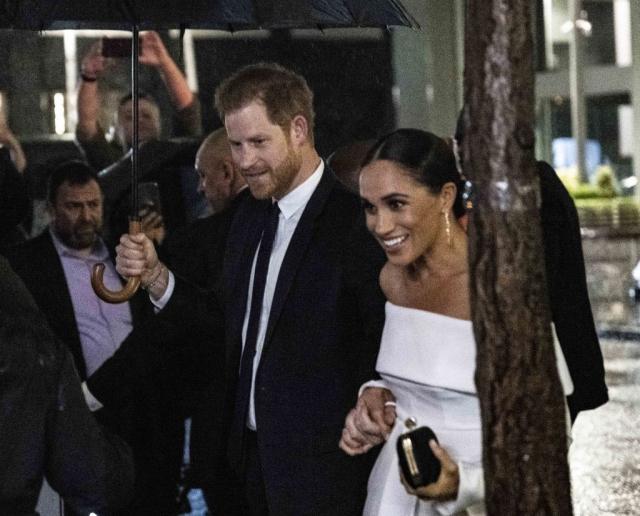 Meghan Markle Dresses in White Louis Vuitton at Ripple of Hope Gala – WWD