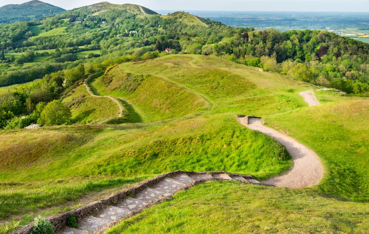 Tour ancient English landscapes on foot (Getty Images/iStockphoto)