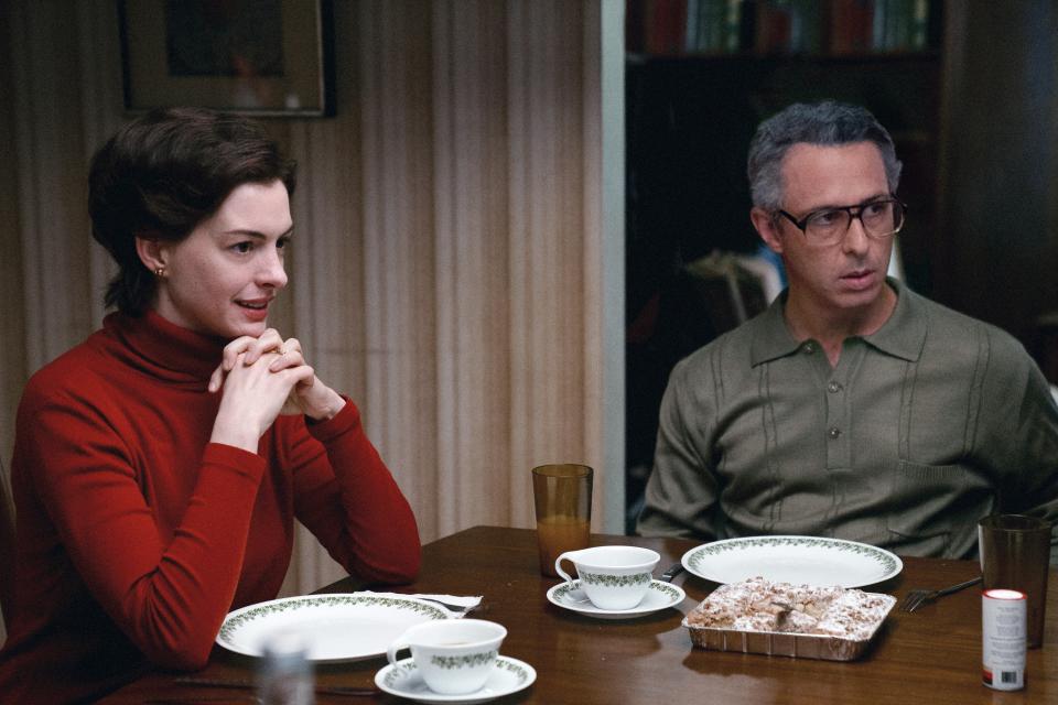 ARMAGEDDON TIME, from left: Anne Hathaway, Jeremy Strong, 2022. ph: Anne Joyce /&#xa9; Focus Features /Courtesy Everett Collection