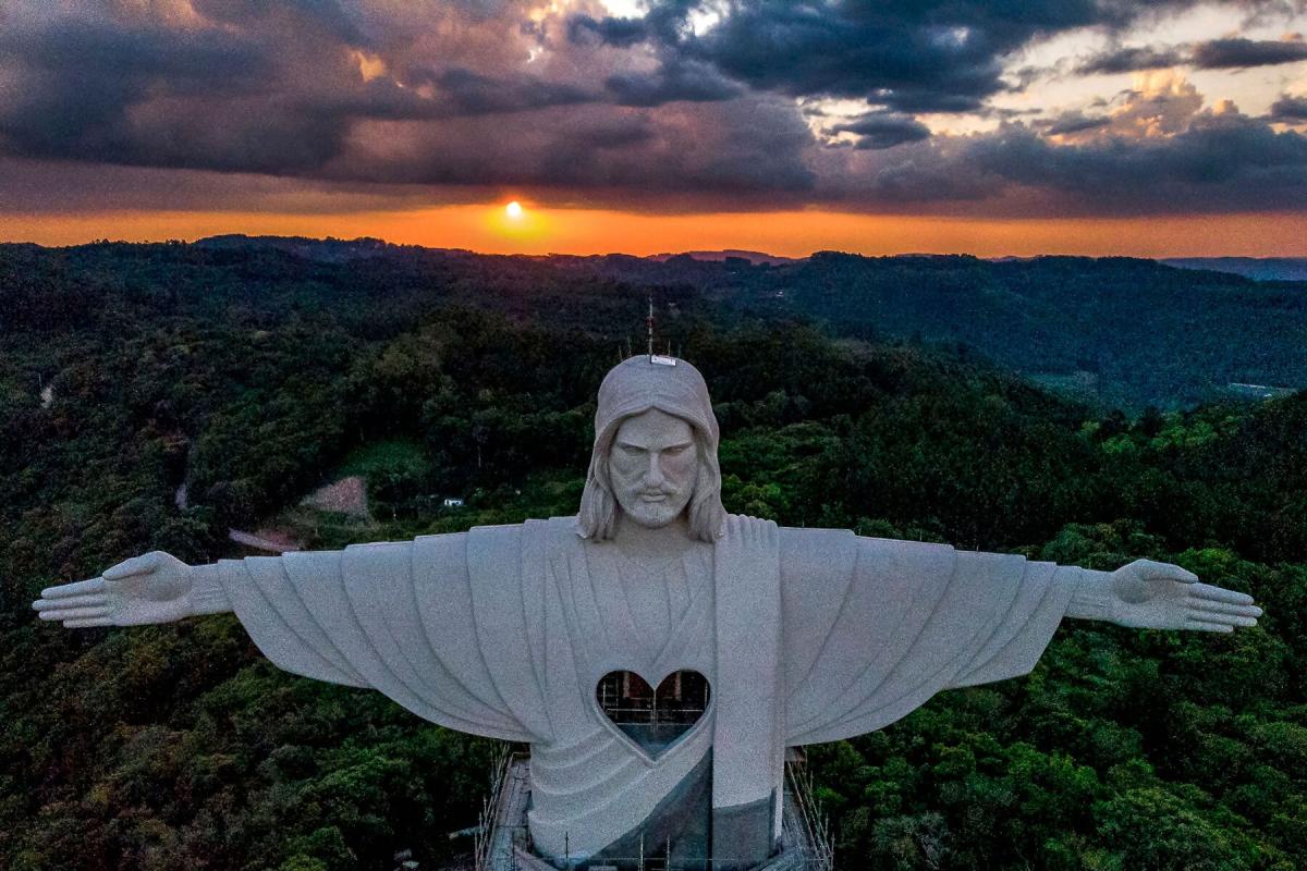 15 Things to KNOW Before Visiting Christ de Redeemer in Rio, Brazil