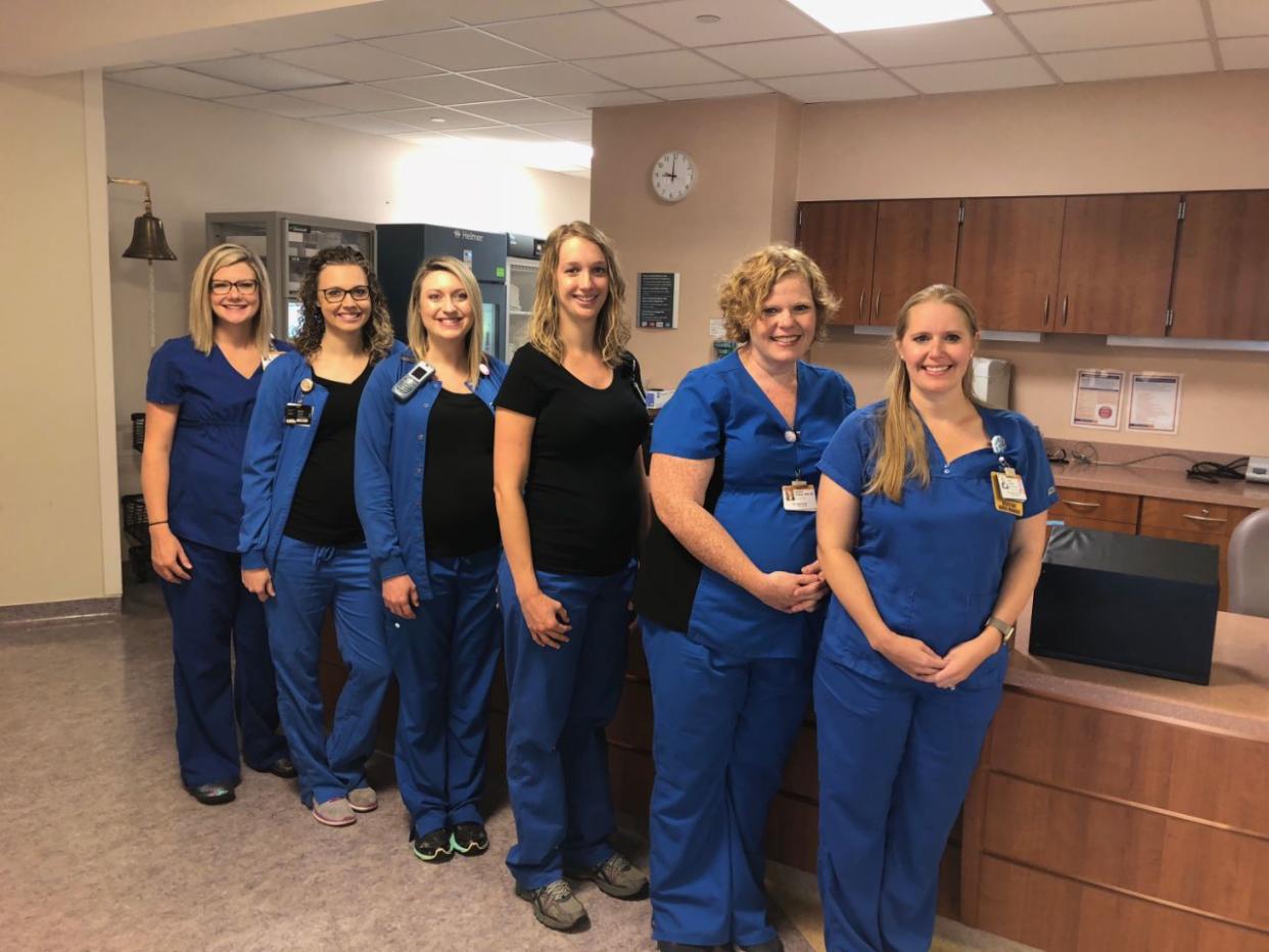 Sechs Krankenschwestern vom Wake Forest Baptist Medical Center sind zur selben Zeit in freudiger Erwartung. (Bild: Wake Forest Baptist Medical Center)
