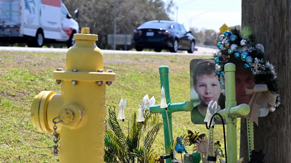 A roadside memorial sits on US 19 in Palmetto to remember Tyler Pittard and Donald Keefer who died in a hit-and-run crash on Aug. 17, 2019.