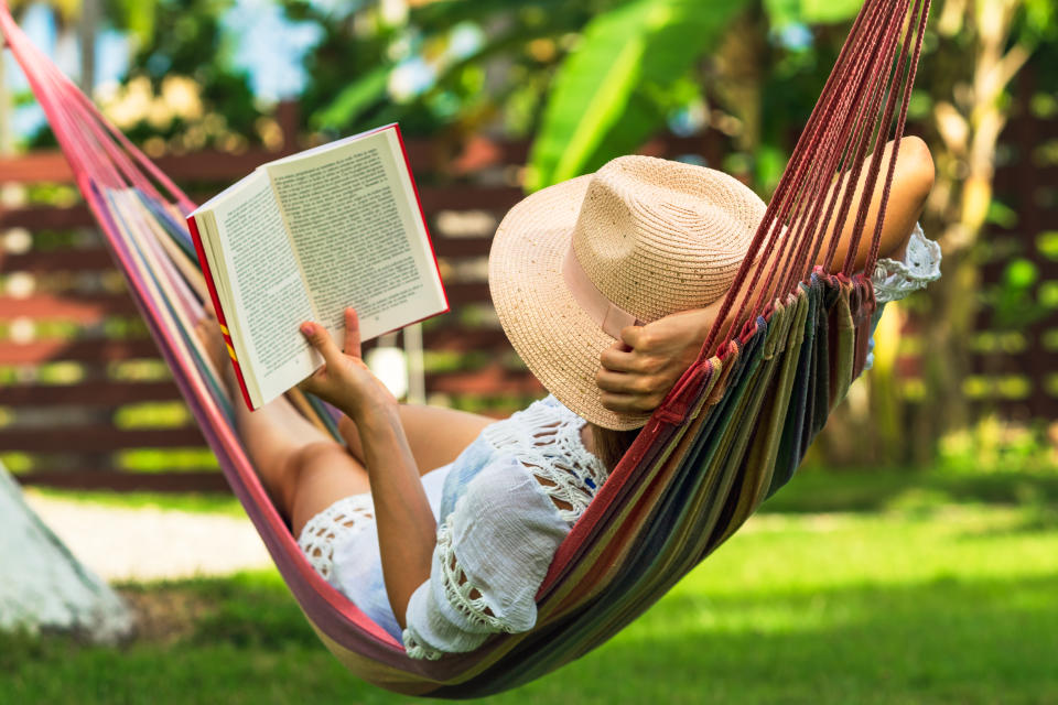 Cinco libros de autores mexicanos de 2020 que no te puedes perder este 2021. Foto: Getty Images. 