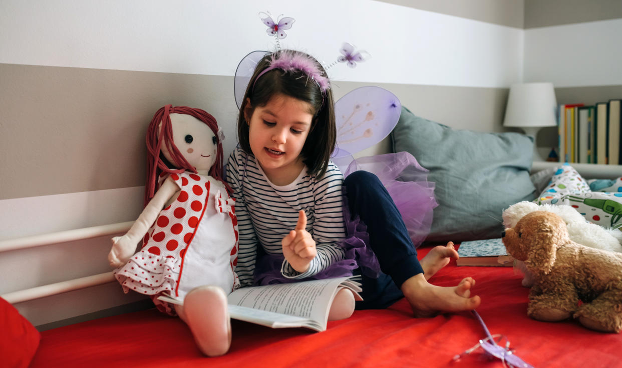 Kinder lieben es, mit Puppen zu spielen (Symbolbild: Getty Images)