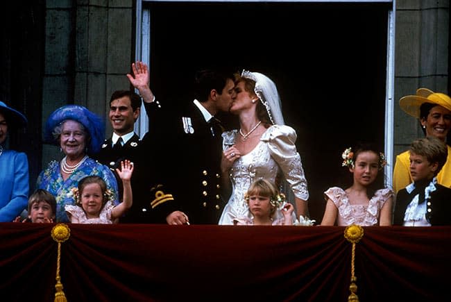 Sarah Ferguson and Prince Andrew kiss