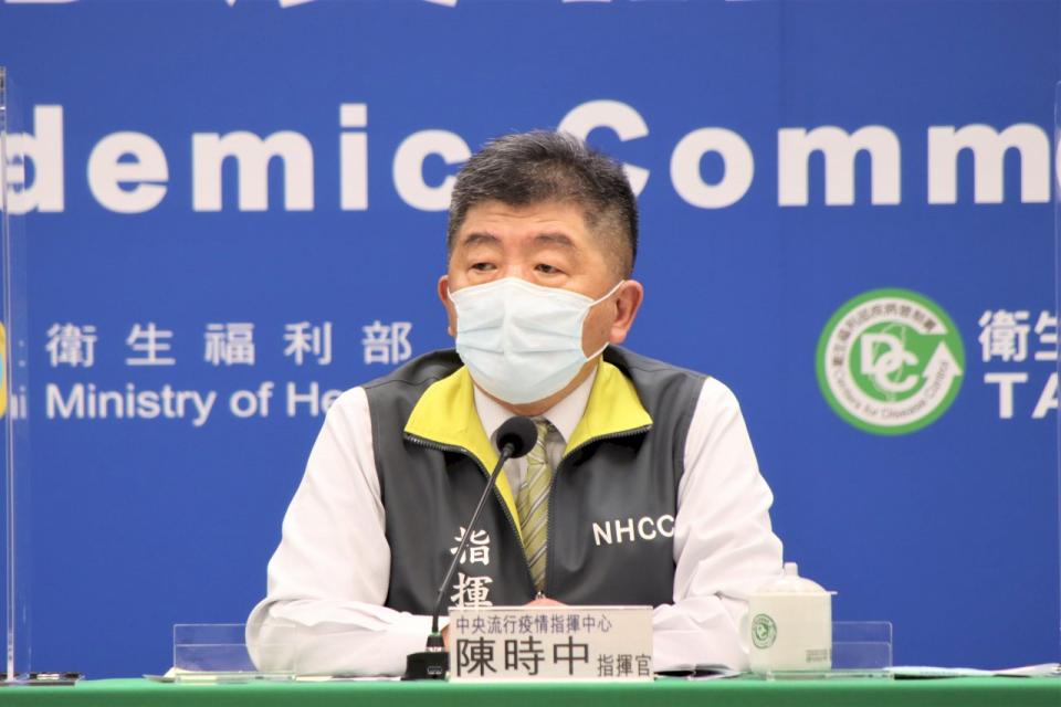 中央流行疫情指揮中心指揮官陳時中21日表示，正在思考如何提高民眾返鄉過年的便利性，具體做法包括縮短檢疫天數、開放在家檢疫等。(指揮中心提供)