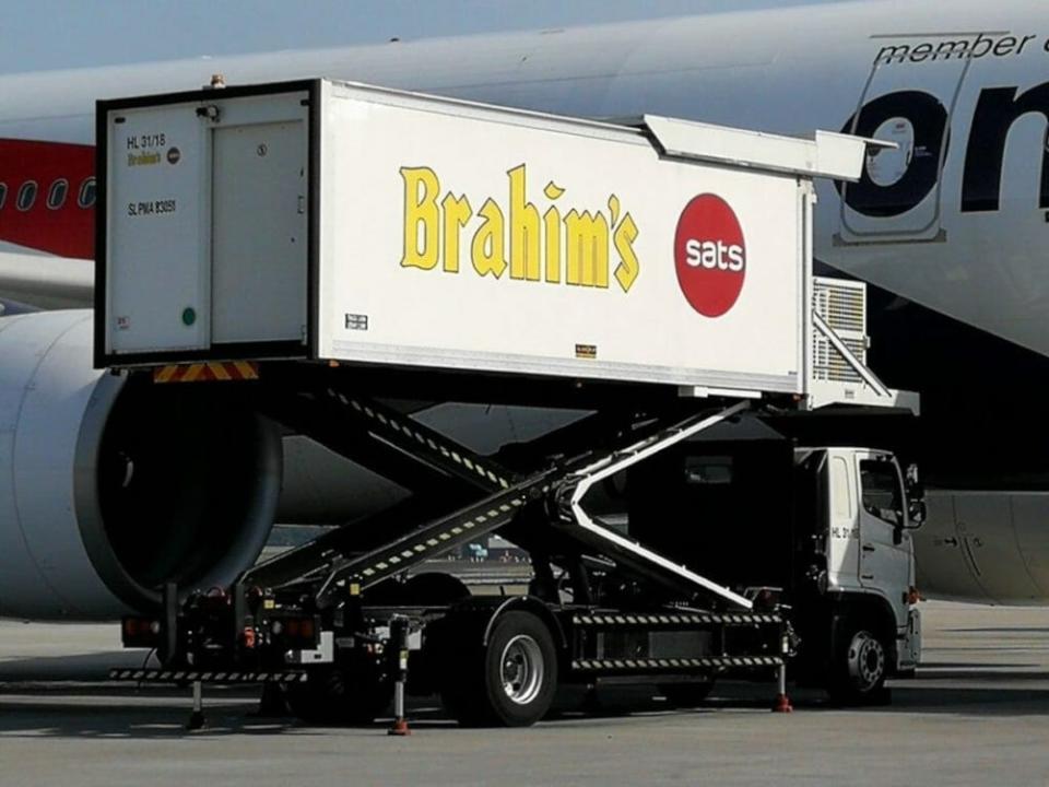 A once common sight at KLIA — Brahims Food Service trucks loading food onto Malaysia Airlines flights. — SoyaCincau pic 
