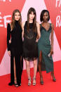 <p>Später am Abend präsentierten dann Laufsteg-Schönheiten wie Valery Kaufman, Vanessa Moody und Riley Montana (v. l.) die zu versteigernde Mode. (Bild: Getty Images) </p>