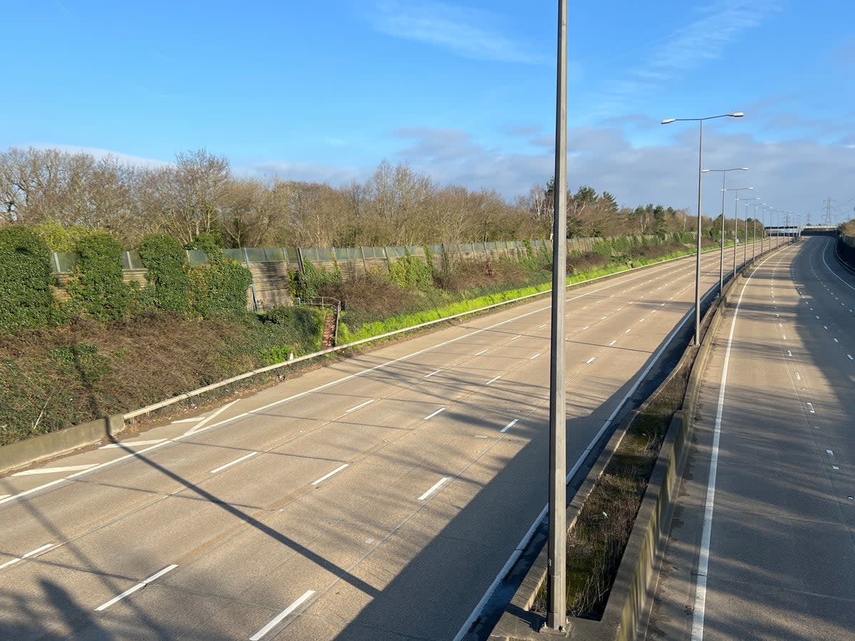 View from a bridge: the section of the M25 closed between Junctions 10 and 11 in March 2024  (Simon Calder )