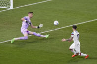 goalkeeper Andries Noppert of the Netherlands saves a shot at goal from Christian Pulisic of the United States during the World Cup round of 16 soccer match between the Netherlands and the United States, at the Khalifa International Stadium in Doha, Qatar, Saturday, Dec. 3, 2022. (AP Photo/Luca Bruno)