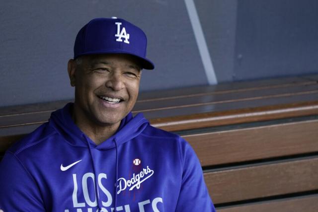 Dodgers' Dave Roberts guarantees World Series title in 2022: 'Put it on  record