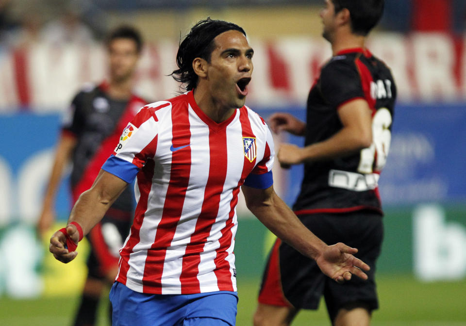 El jugador colombiano del Atlético de Madrid, Radamel Falcao, festeja un gol. (AP/Andres Kudacki).