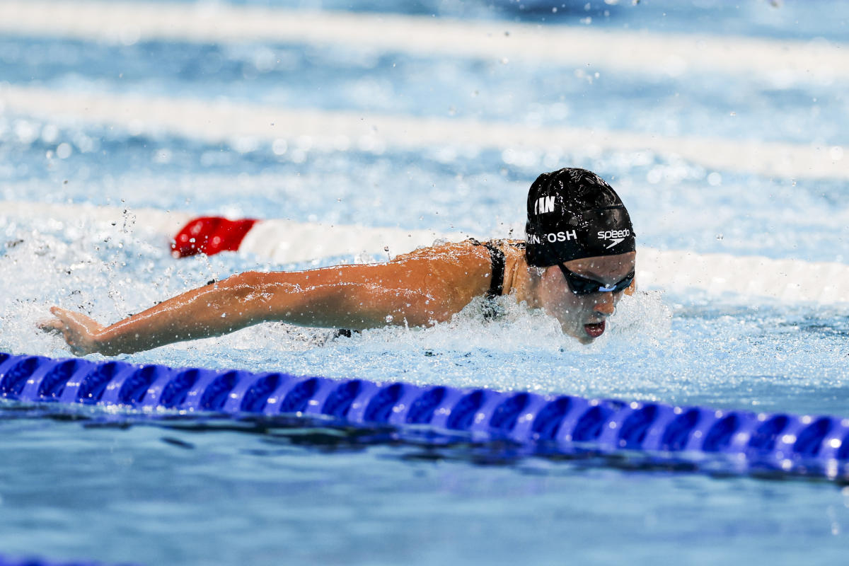 Summer McIntosh wins gold in 200 butterfly, continues ascent to swimming supremacy