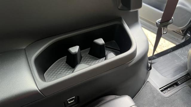 2024 Toyota Grand Highlander Cupholder Mega Test: Will the Nalgene bottle  fit? - Autoblog