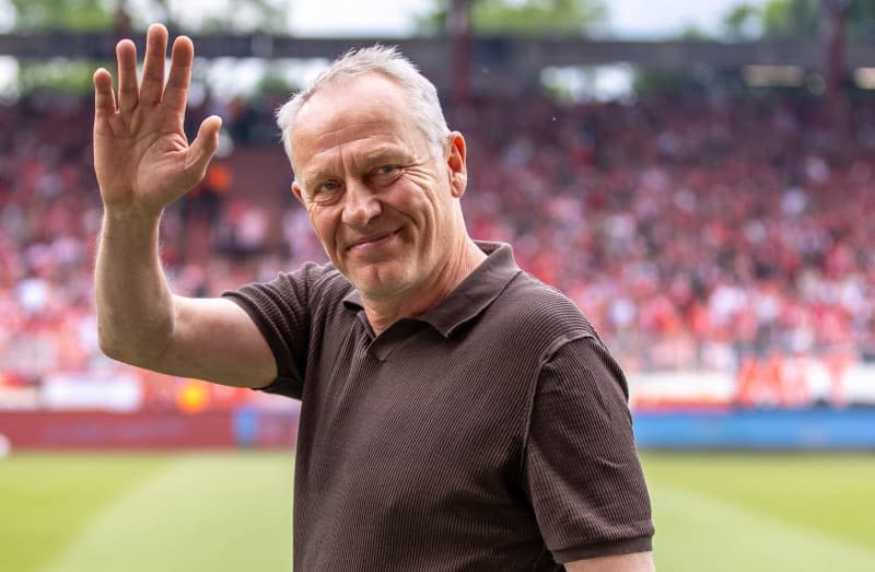 Freiburg coach Christian Streich reacts ahead of the German Bundesliga soccer match between 1. FC Union Berlin and SC Freiburg at An der Alten Forsterei. Andreas Gora/dpa