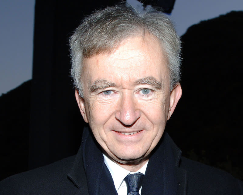 Descrizione: <b>Bernard Arnault</b> - imprenditore e uomo d'affari francese, proprietario della multinazionale specializzata nel lusso LVMH<br> Patrimonio netto: 41 miliardi di dollari (<a href="http://it.finance.yahoo.com/valute/convertitore/#from=USD;to=EUR;amt=41000000000" data-ylk="slk:guarda il cambio in euro;elm:context_link;itc:0;sec:content-canvas" class="link ">guarda il cambio in euro</a>)<br> Età: 62<br> Ricchezza accumulata in ogni ora di vita: <b>75.490 dollari</b>.<br> E' il quarto uomo più ricco del mondo secondo la classifica Forbes.