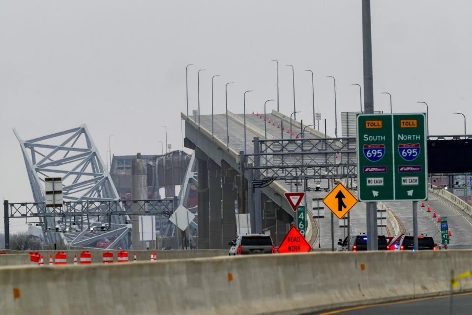 Vista de los restos del puente Francis Scott Key desde Dundalk, Maryland, el miércoles 27 de marzo de 2024. (AP Foto/Matt Rourke)