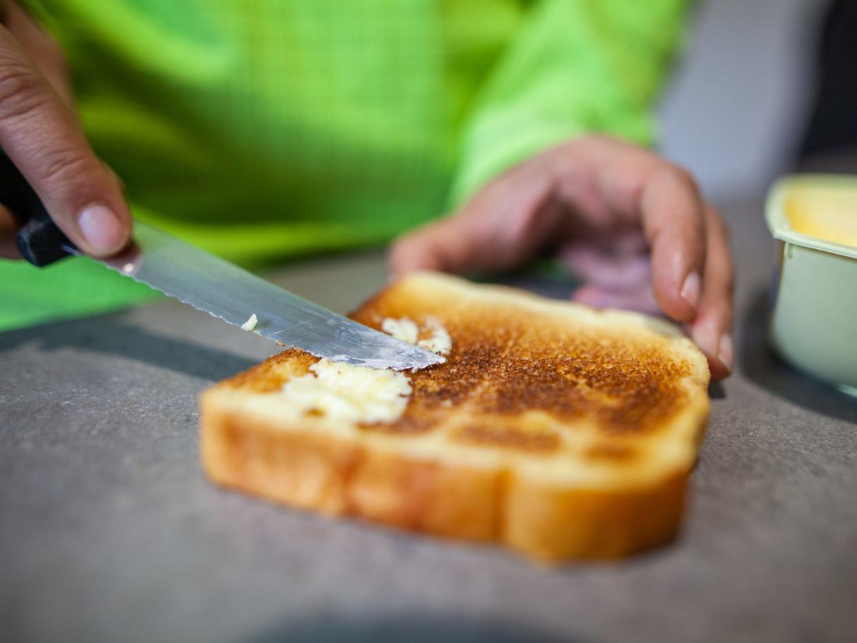 white bread refined grains carbs