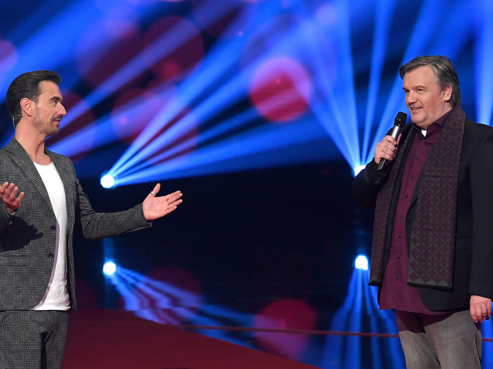 Hape Kerkeling (r.) bei Florian Silbereisen in "Silbereisen gratuliert: Das große Schlagerjubiläum!". (Bild: ARD/Jürgens TV/Dominik_Beckmann)