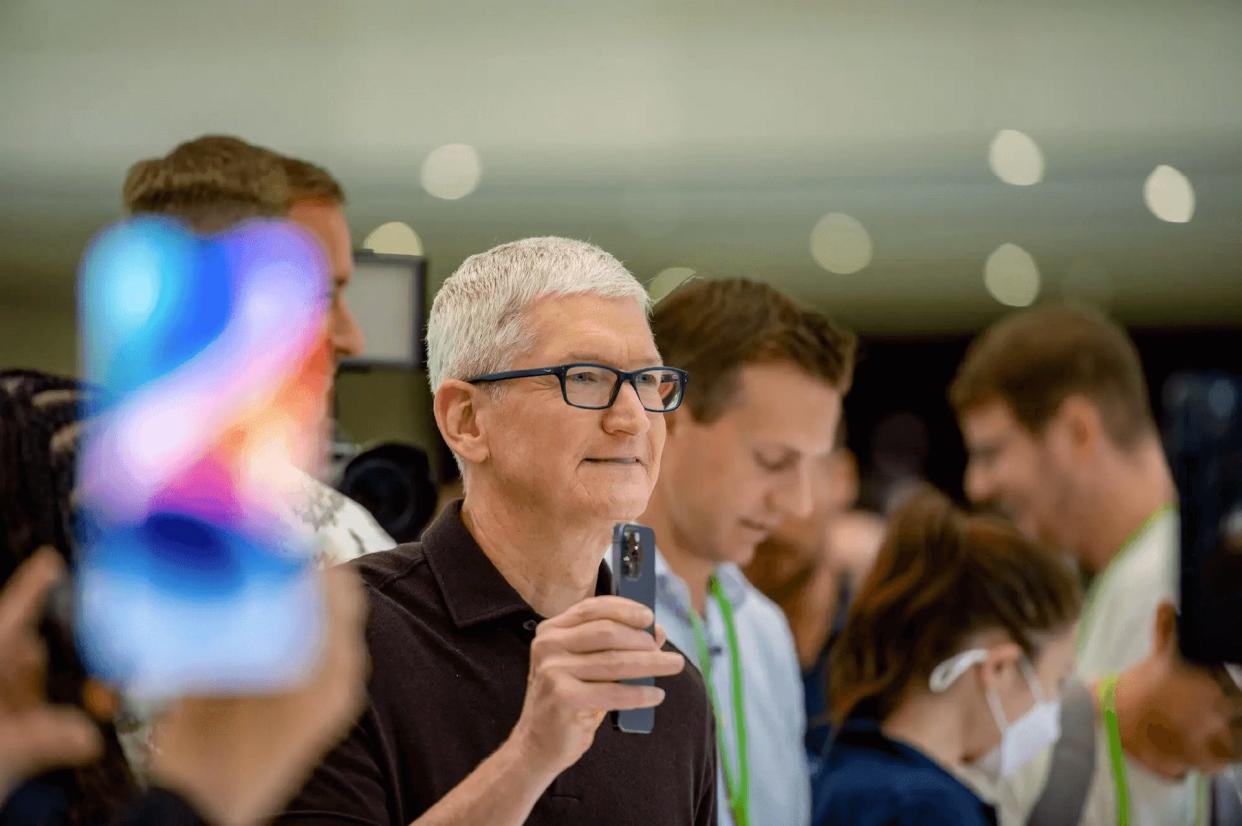 Tim Cook