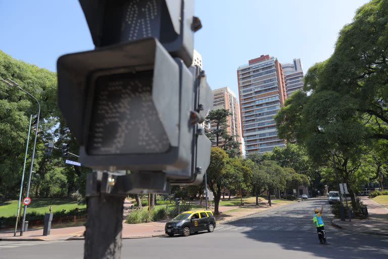 En Barrancas de Belgrano no funcionan los semáforos por los cortes de luz