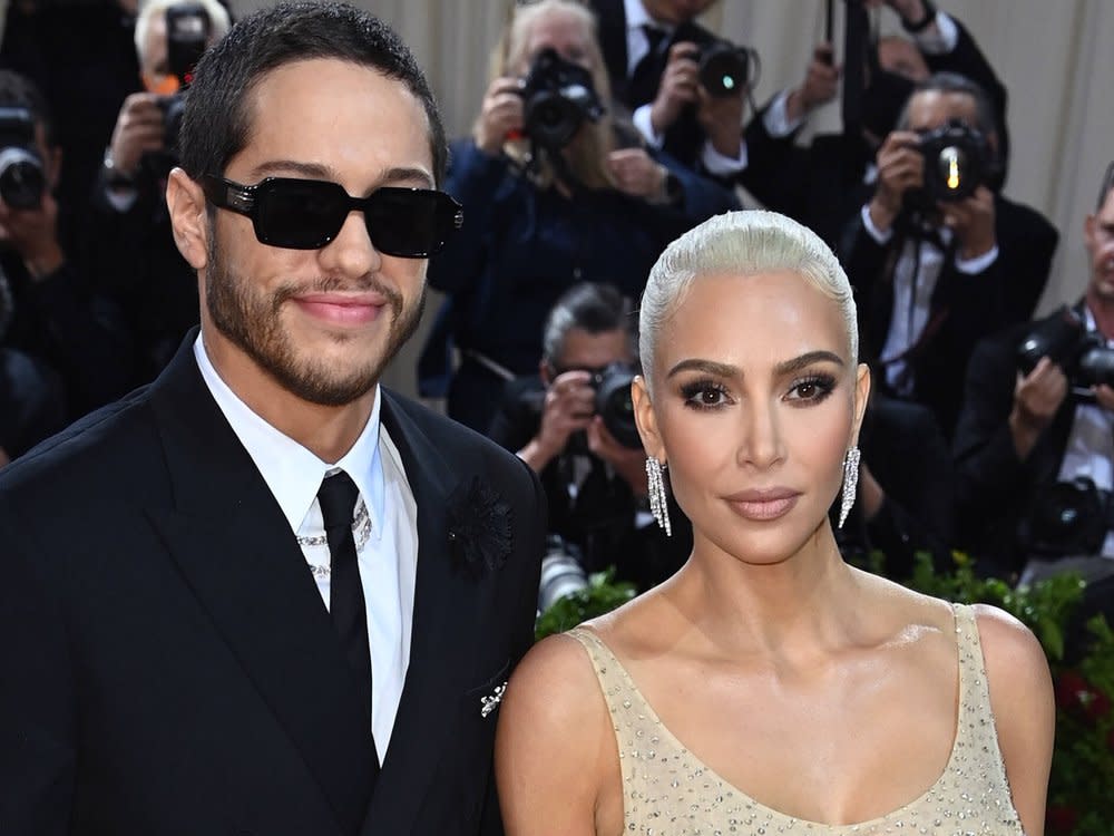 Pete Davidson will offenbar die Erinnerung an Ex Kim Kardashian ausradieren. (Bild: imago images/PA Images)