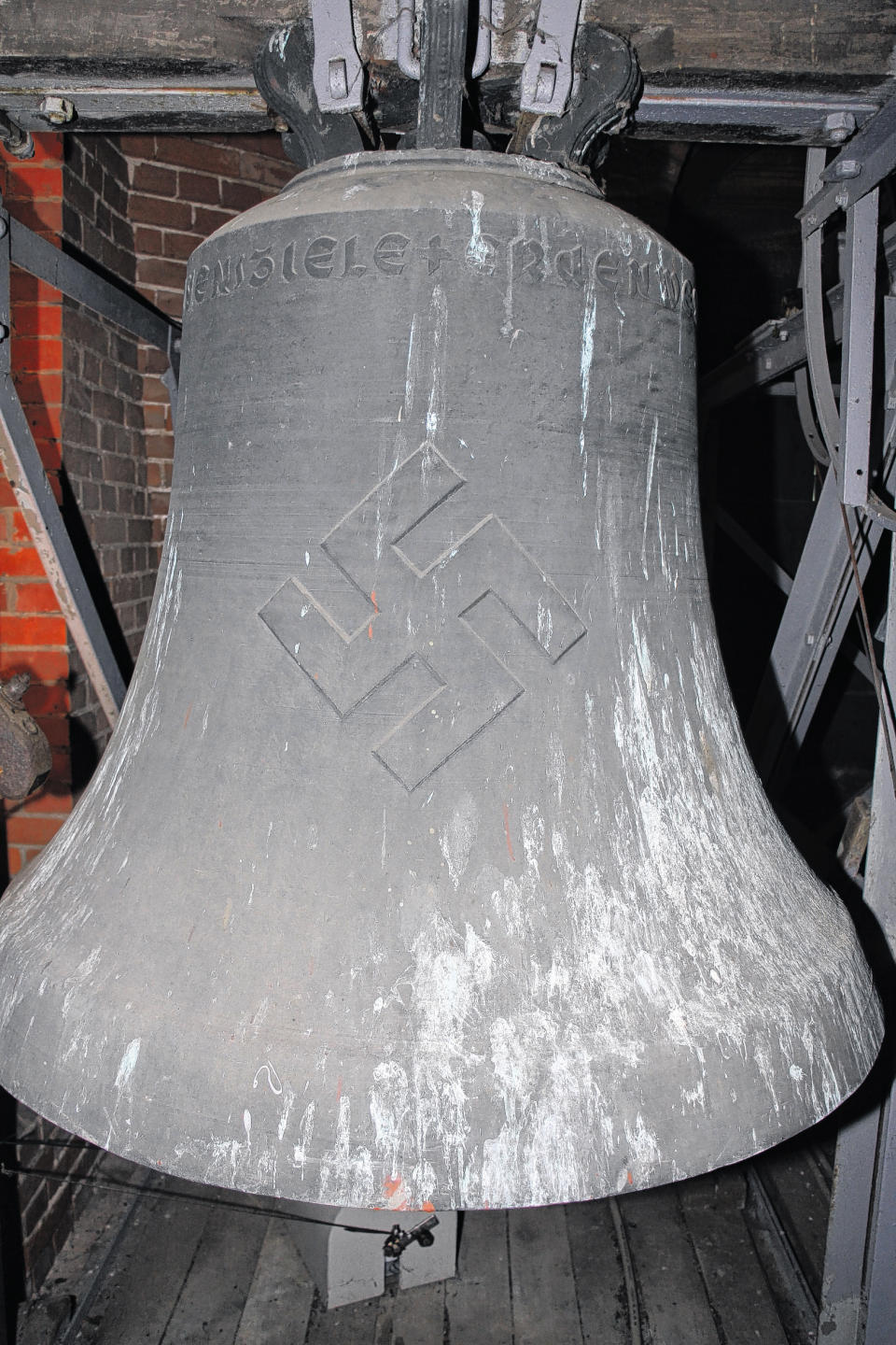 Die Glocke im Originalzustand (Bild: Die Harke/dpa)