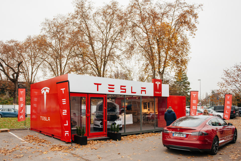 Is Tesla Inc (NASDAQ:TSLA) an Overbought AI Stock in 2024?