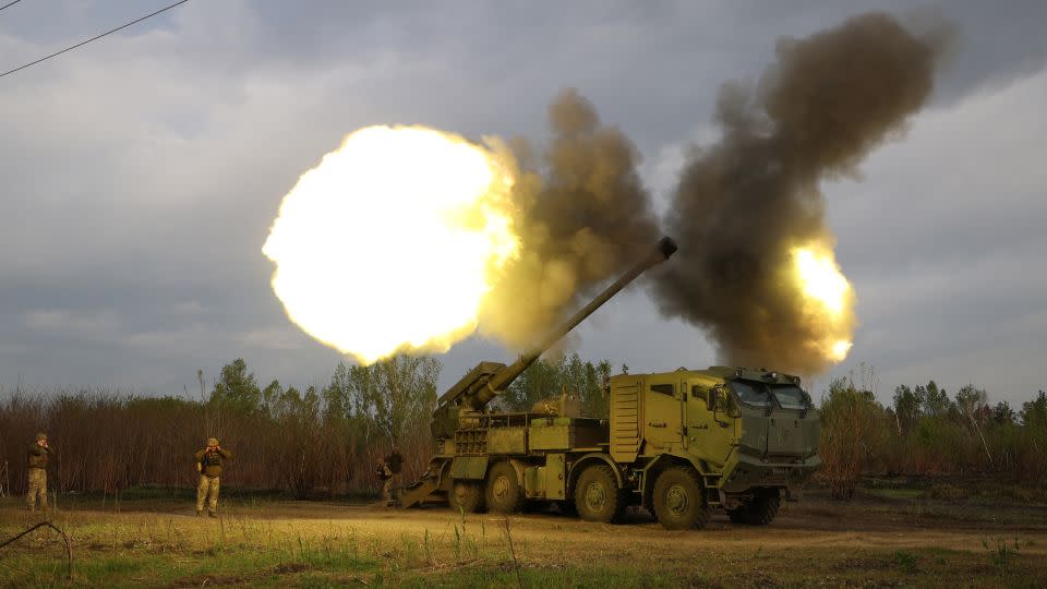 Gunners fire at Russian positions in the Kharkiv region on April 21. - Anatolii Stepanov/AFP/Getty Images