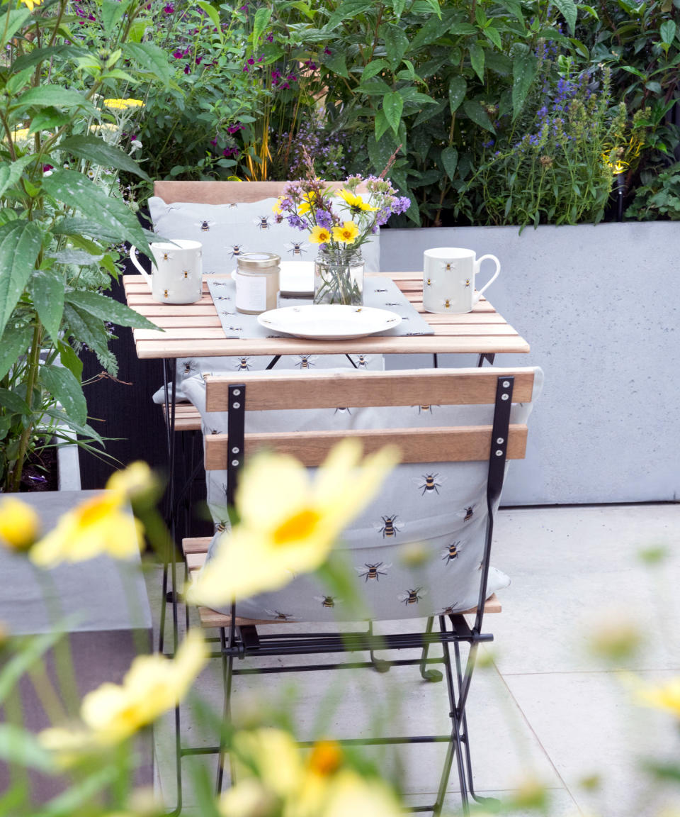 4. Decorate a table for two for a weekend brunch