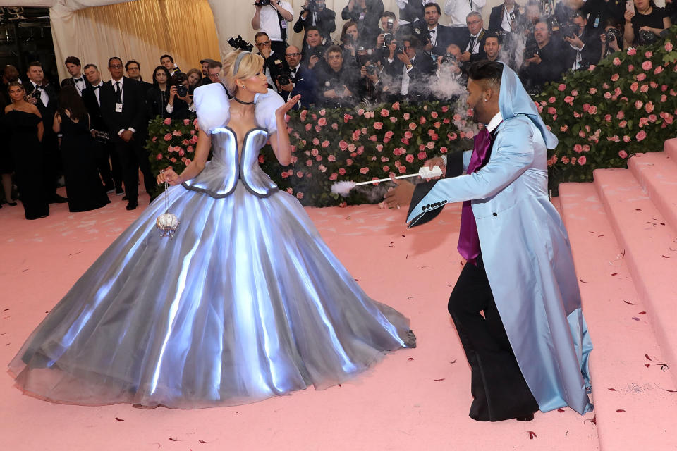 A flick of Roach's wand lit up Zendaya's gown. (Taylor Hill via Getty Images)