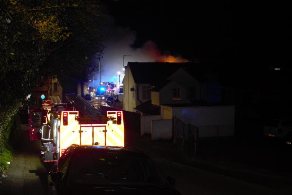 Bucks Free Press: Se les dijo a los residentes que mantuvieran las ventanas cerradas debido al humo