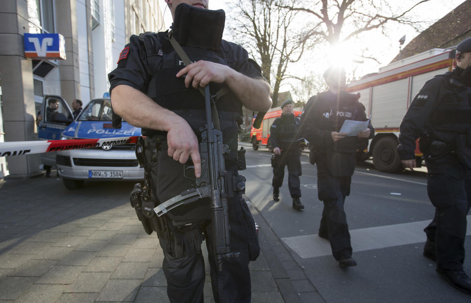 <p>Police walk in downtown Muenster, Germany, Saturday, April 7, 2018. (Photo: Friso Gentsch/dpa via AP) </p>