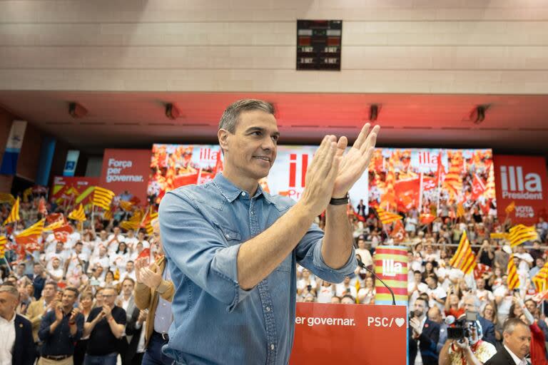 El presidente del Gobierno Pedro Sánchez, durante un mitin del PSC, en Pavelló Vall d'Hebron, a 10 de mayo de 2024, en Barcelona, Catalunya