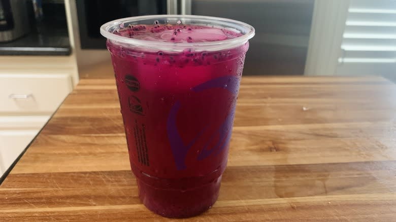 Dragonfruit Berry Agua Refresca